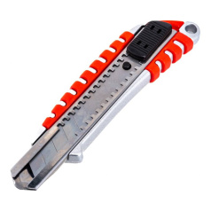 Нож с сегментированным лезвием Rexant 18 мм, металлический корпус [12-4900]