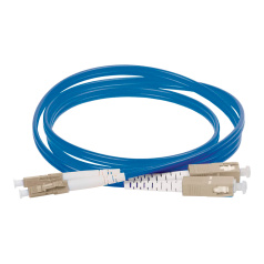 Оптический коммутационный шнур ITK MM, 50/125 (OM4), LC/UPC-SC/UPC, Duplex, 70 м, пурпурный [FPC5004-LCU-SCU-C2L-70M]