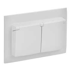 Розетка 2-местная IEK SKANDY и крышкой 16А в сборе IP44 SK-R12W арктический белый [SK-R26-16-44-K01-F]